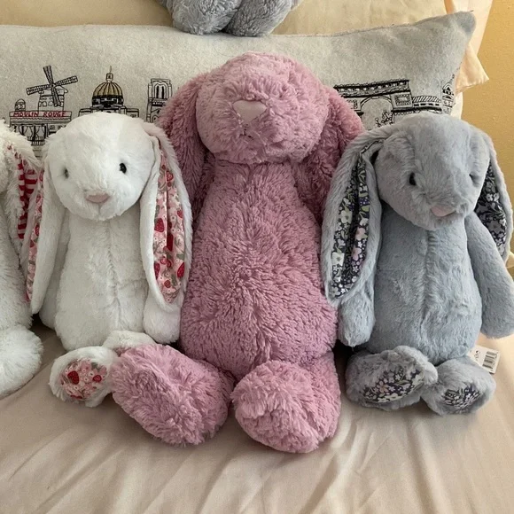 Jellycat Blossom Creme Bunny  “Berry” NWT Medium Plushie - Picture 11 of 11